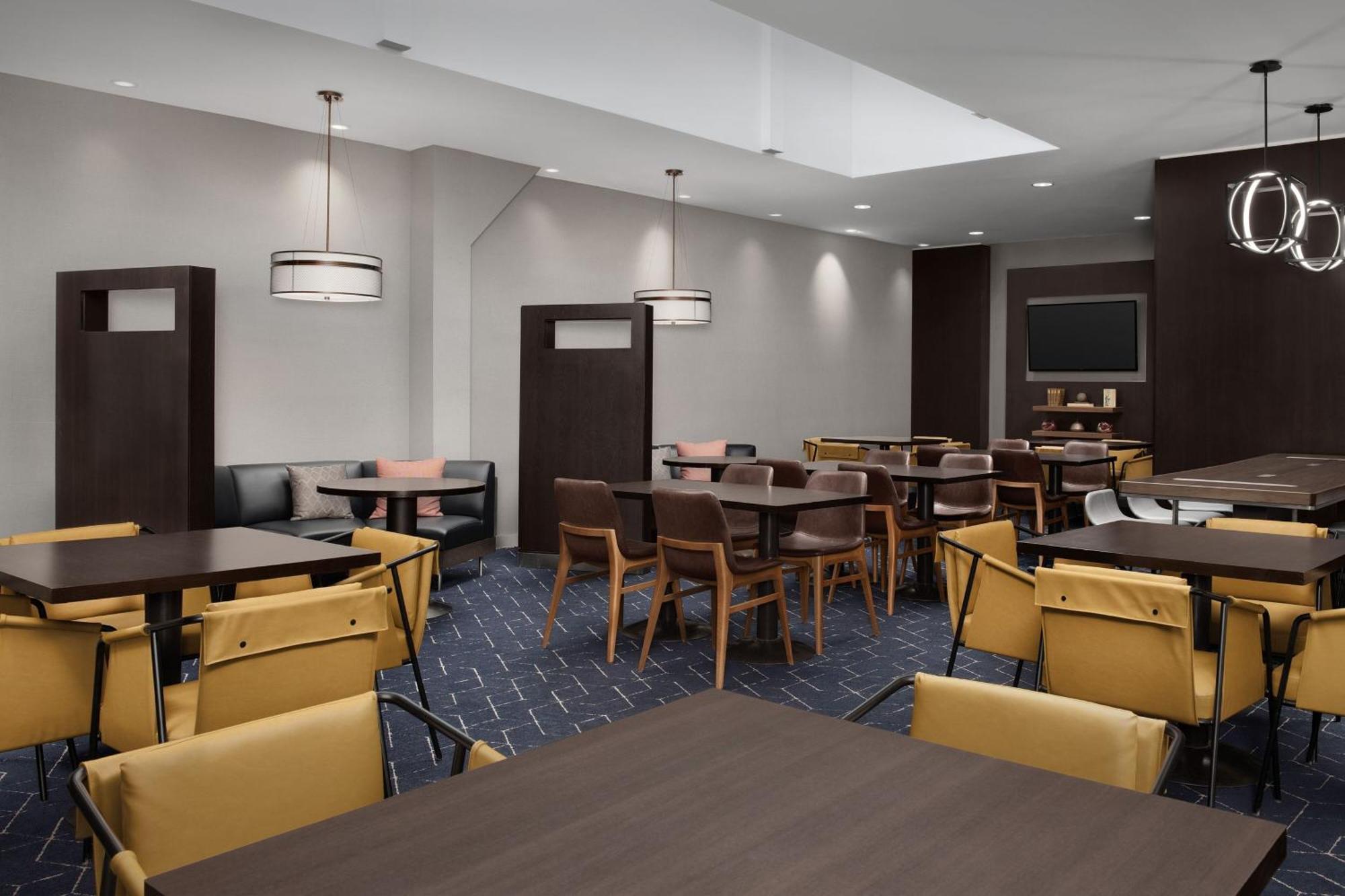 Courtyard By Marriott Syracuse Downtown At Armory Square Hotel Exterior foto