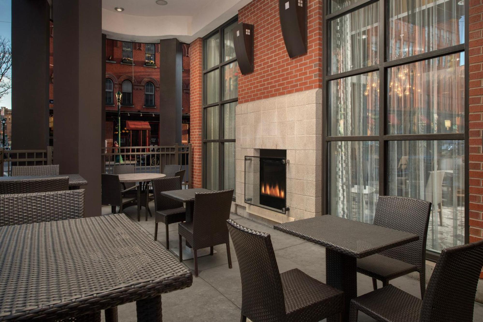 Courtyard By Marriott Syracuse Downtown At Armory Square Hotel Exterior foto