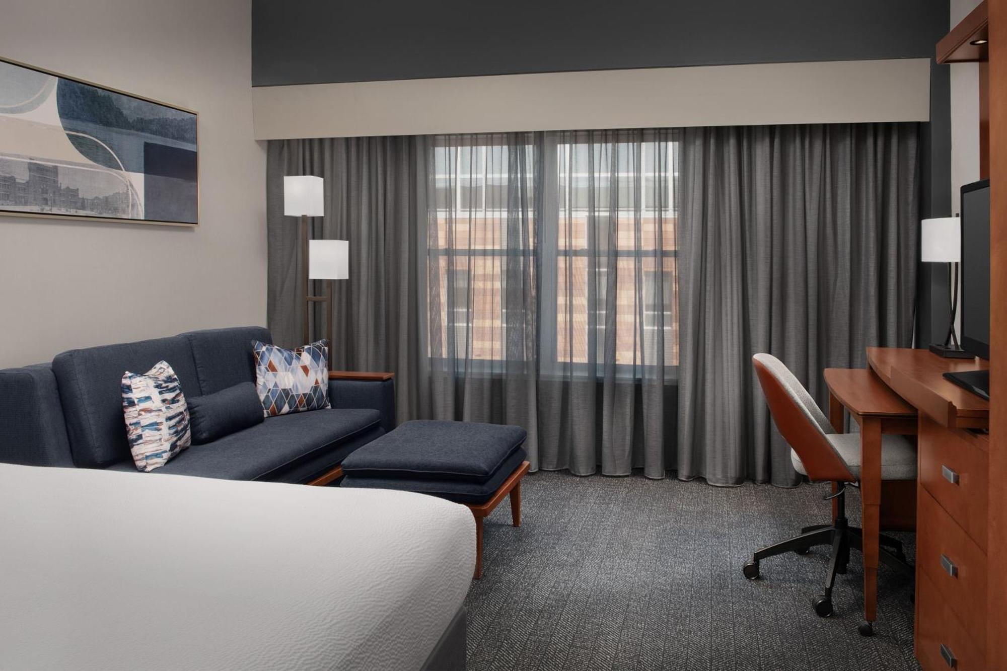Courtyard By Marriott Syracuse Downtown At Armory Square Hotel Exterior foto