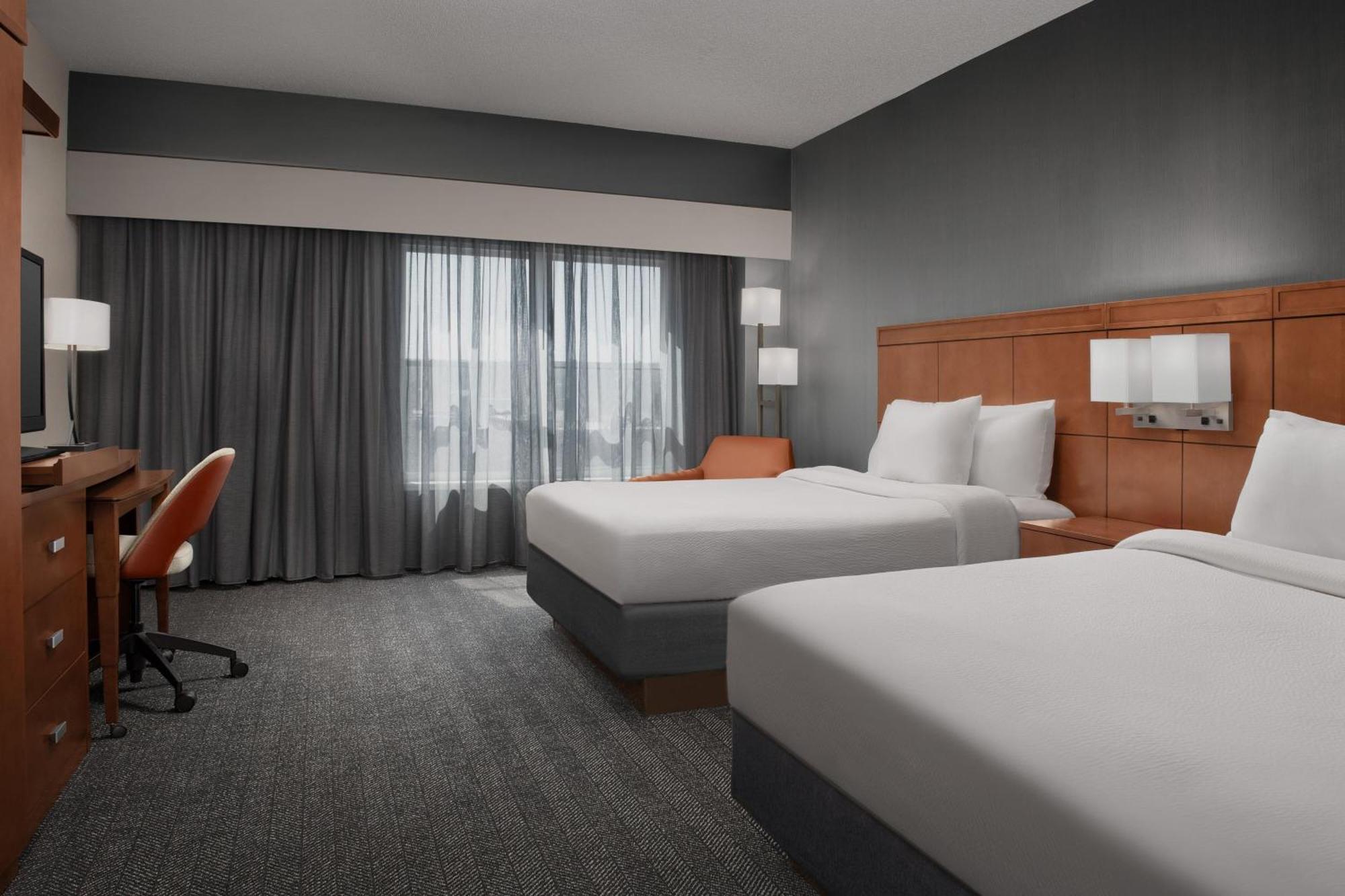 Courtyard By Marriott Syracuse Downtown At Armory Square Hotel Exterior foto