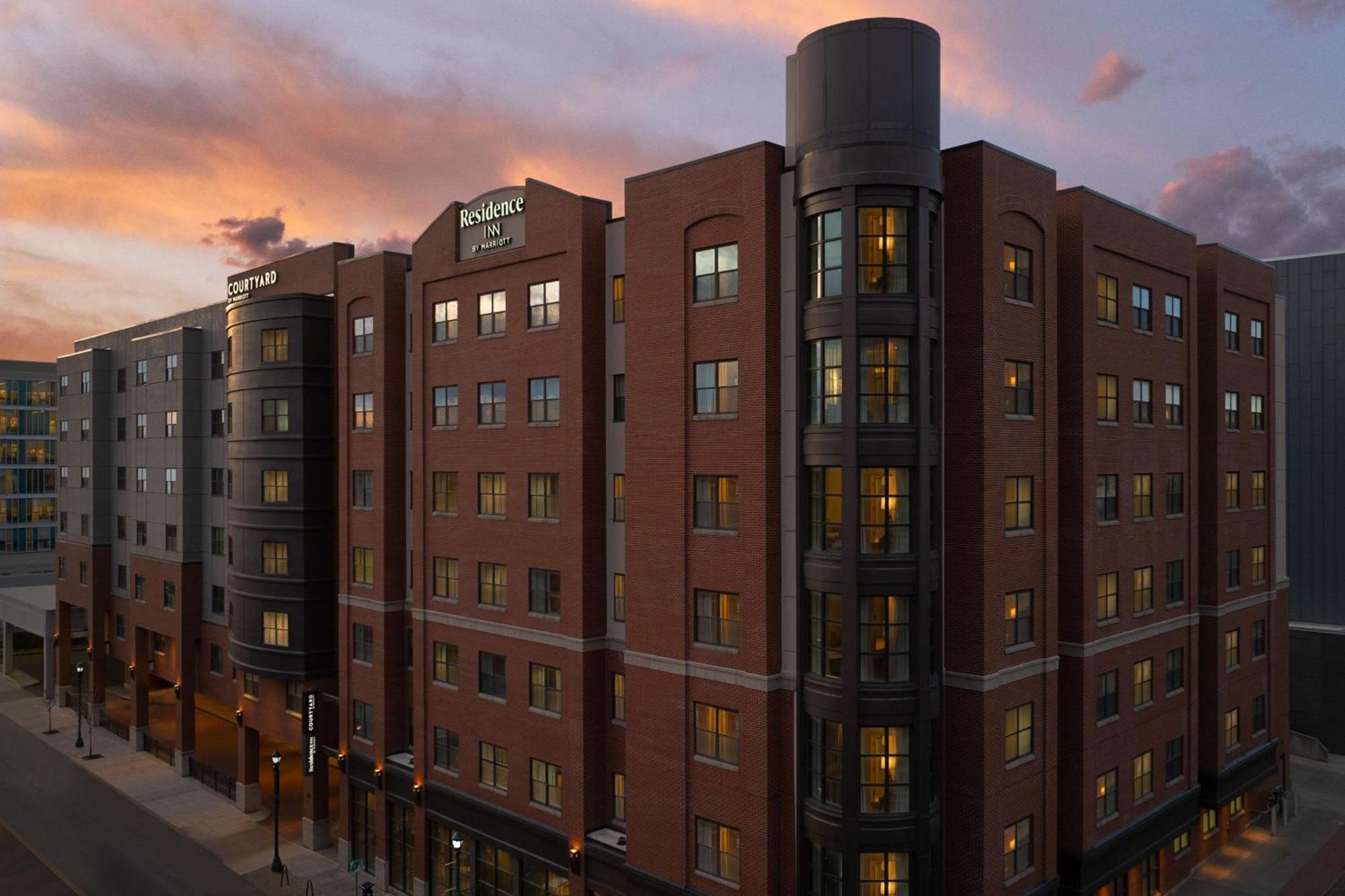 Courtyard By Marriott Syracuse Downtown At Armory Square Hotel Exterior foto